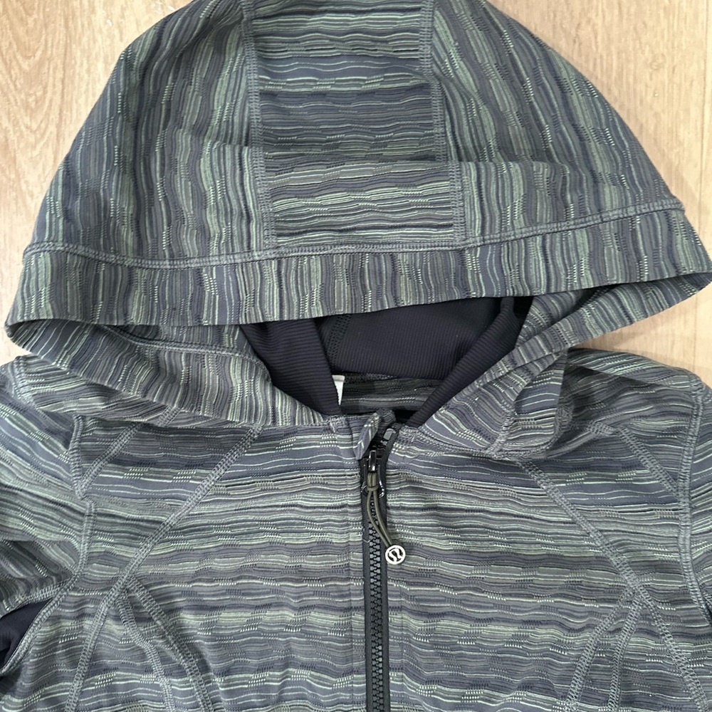 Lululemon Athletica Gray Patterned Jacket